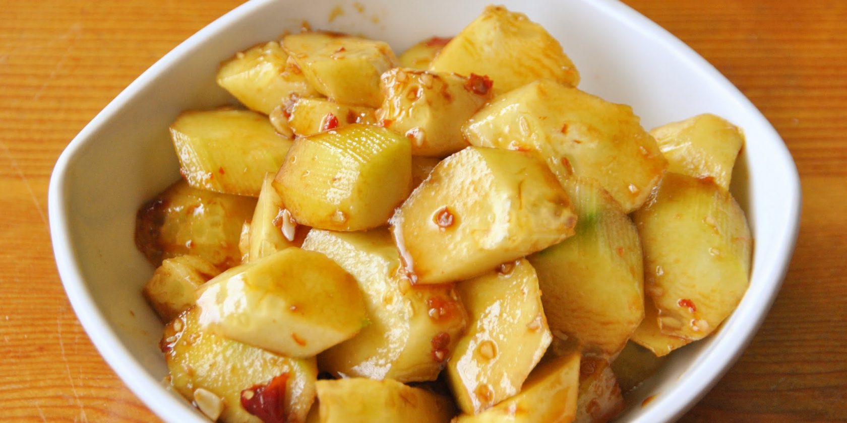 A12. 拍黄瓜 		Fresh cucumber in ginger sauce