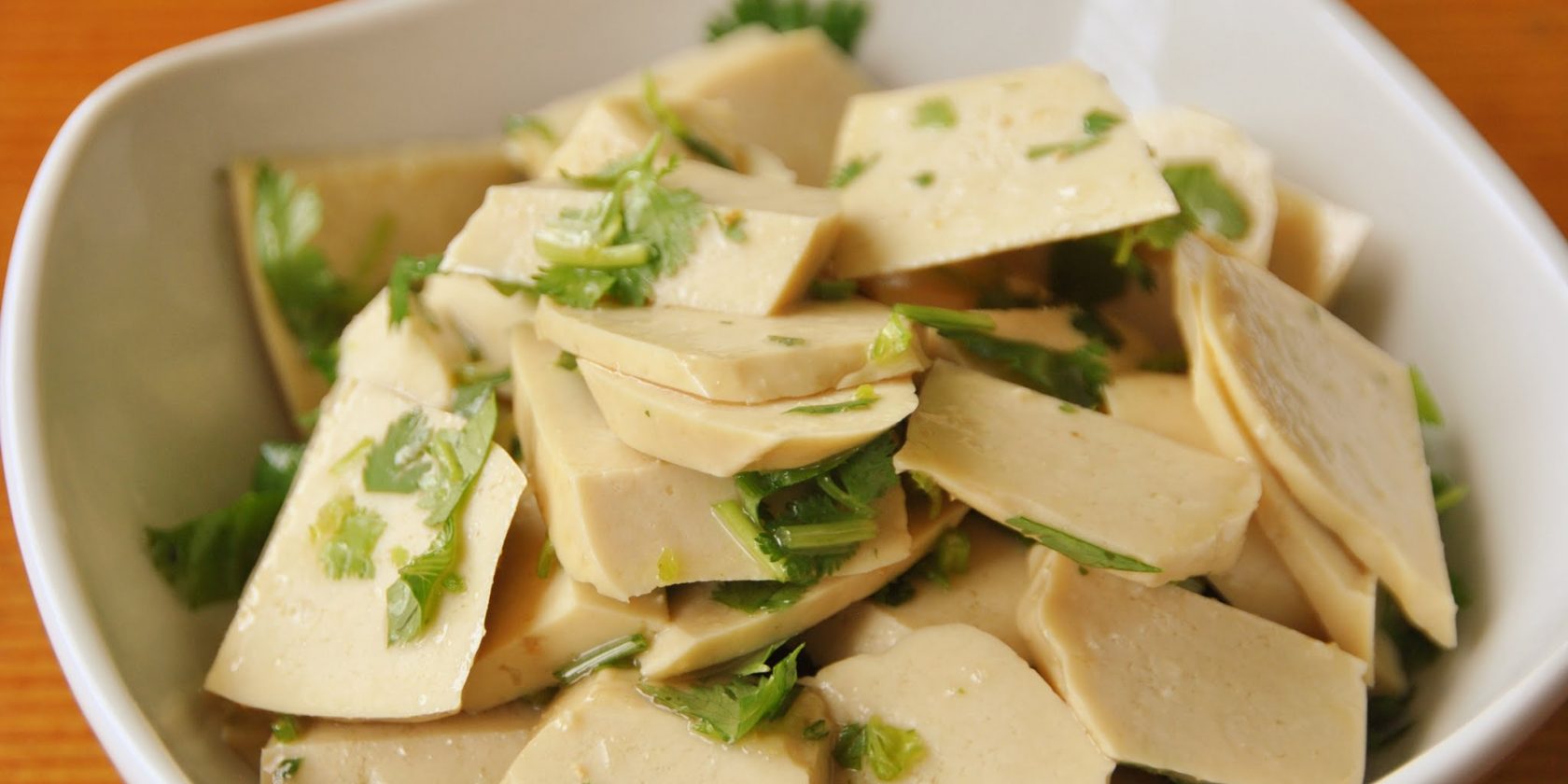 A2. 香菜小素鸡	Cilantro Tofu