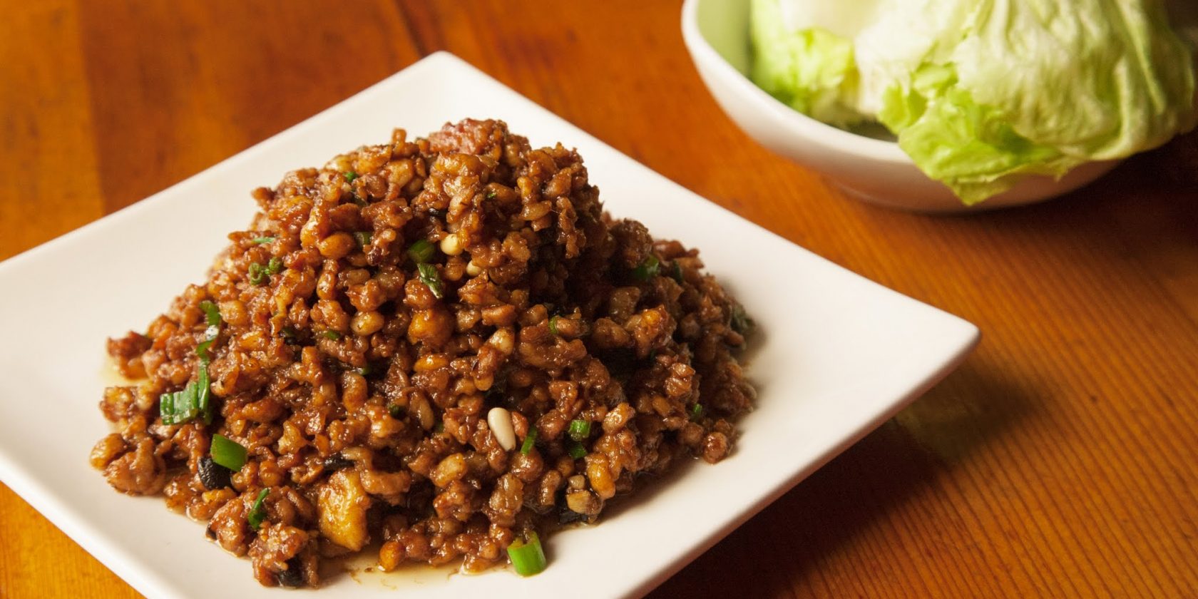 A29. 豆豉鸡肉生菜包 	Black Bean Chicken Wraps