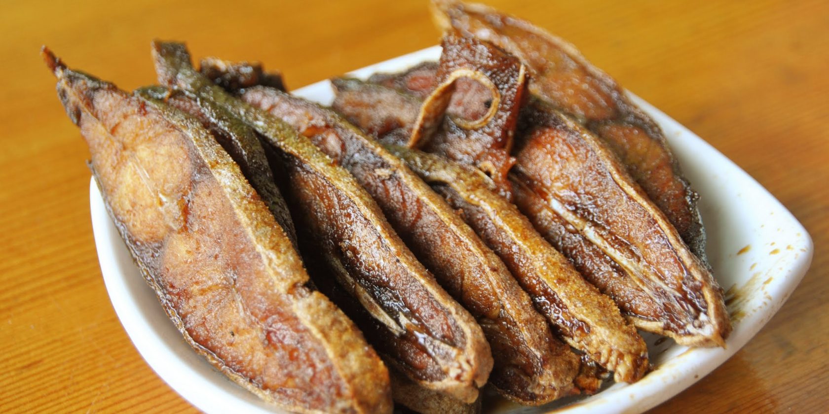 A5. 现炸燻鱼		Smoked Fish